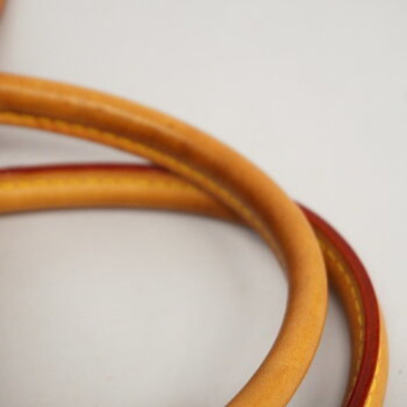 Louis Vuitton Monogram Montaigne MM Shoulder Bag - Picture 6 of 9